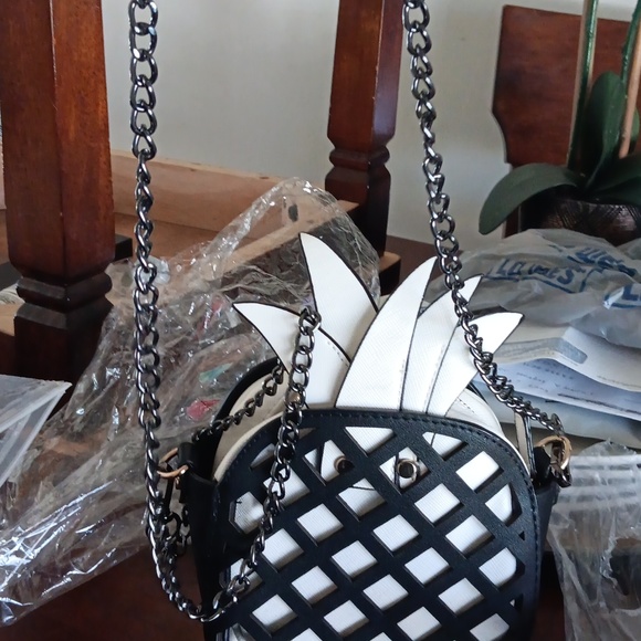 ZARA Chic Black and White Pineapple Crossbody Bag - Picture 3 of 3
